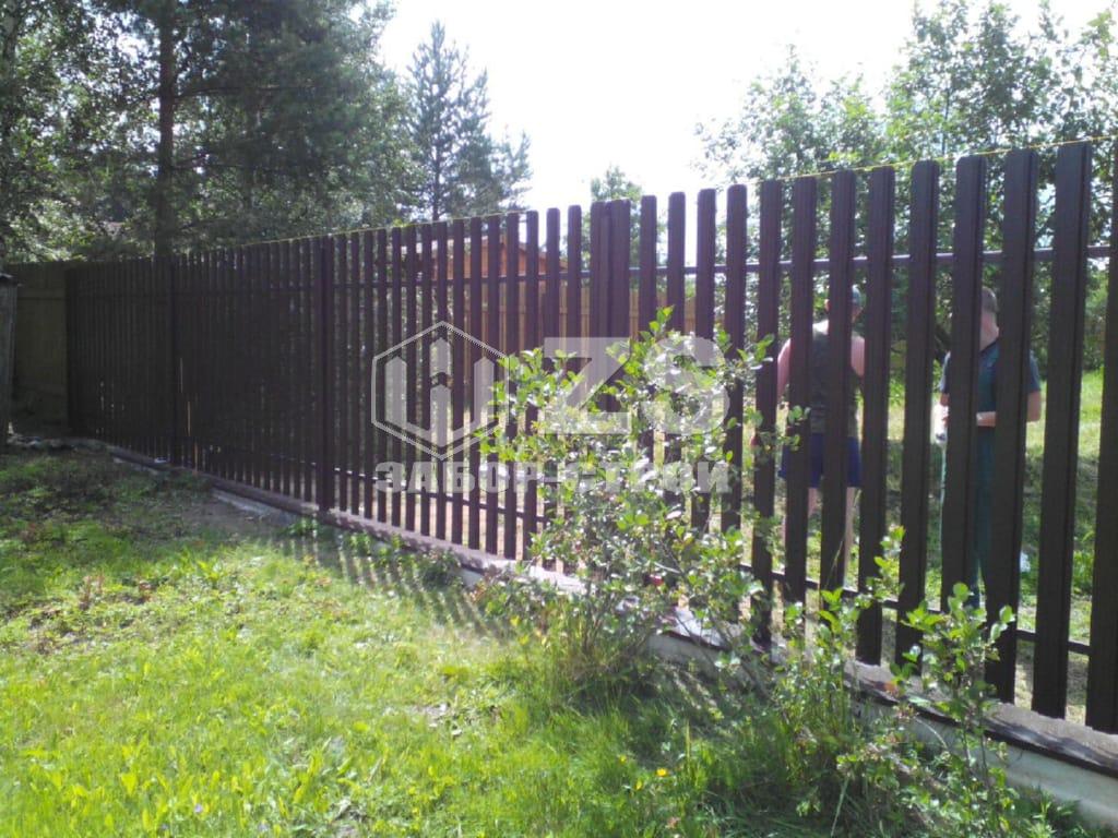 Забор из евроштакетника 40 метров с установкой под ключ в Бабынино ...